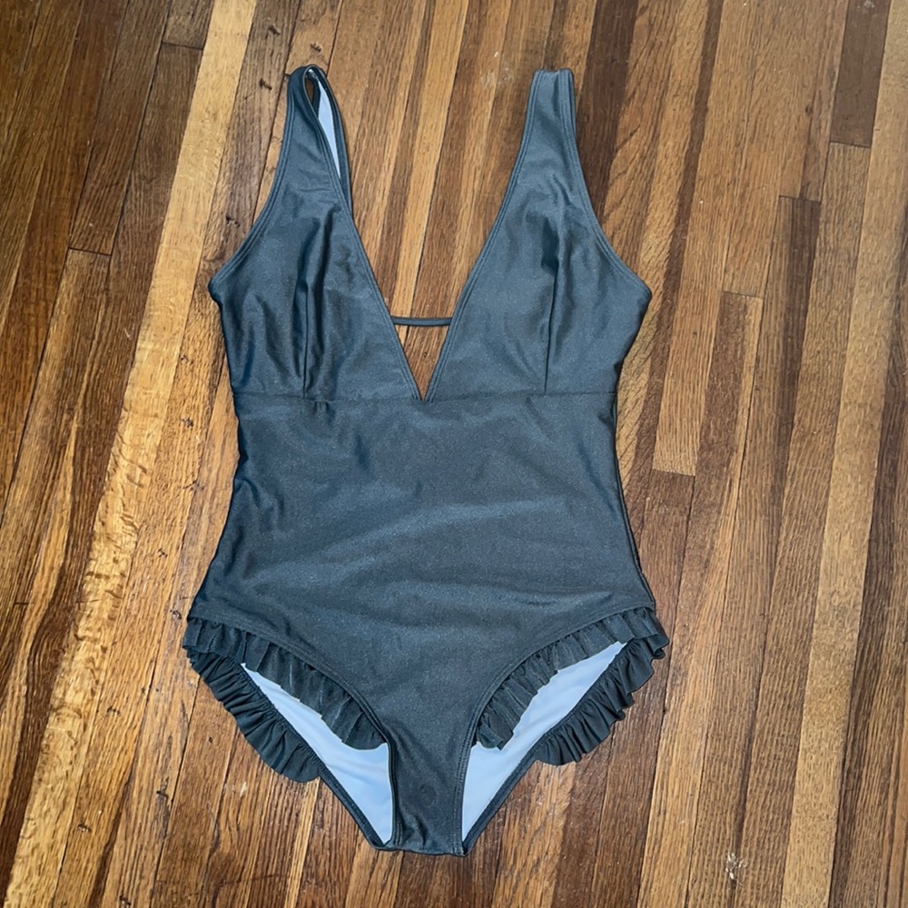 NWT CUPSHE Women's V Neck One Piece Swimsuit Ruffled Lace Up Monokini Sz. M